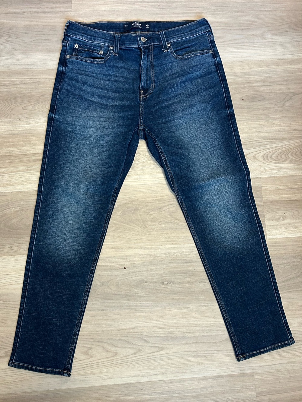 Hollister Men's Athletic skinny Jeans